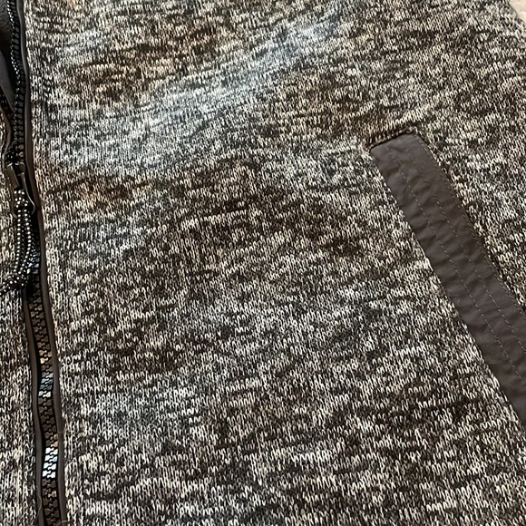 Vest - Picture 5 of 6